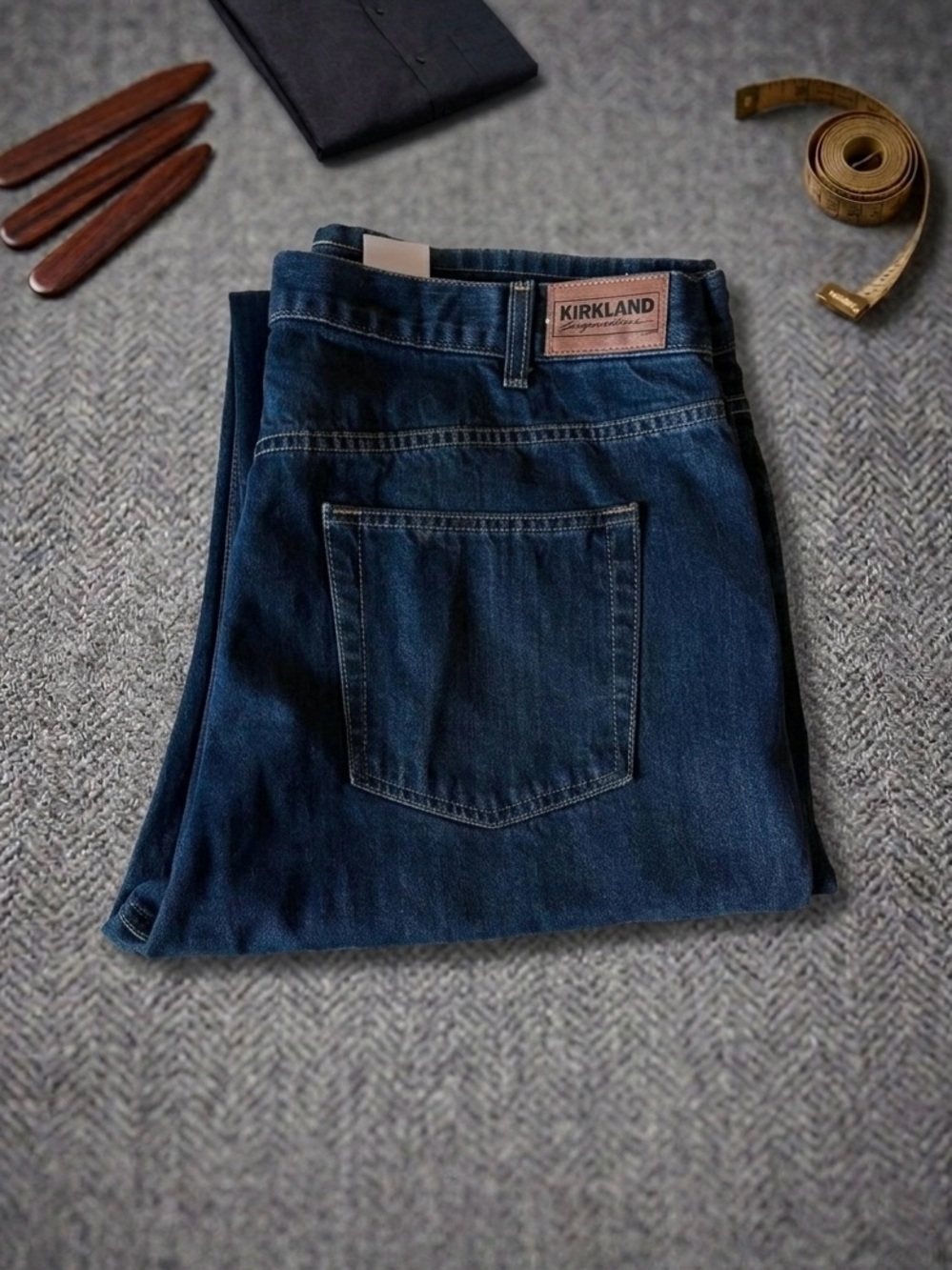 Kirkland Signature Men’s Indigo Straight-Leg Jeans
